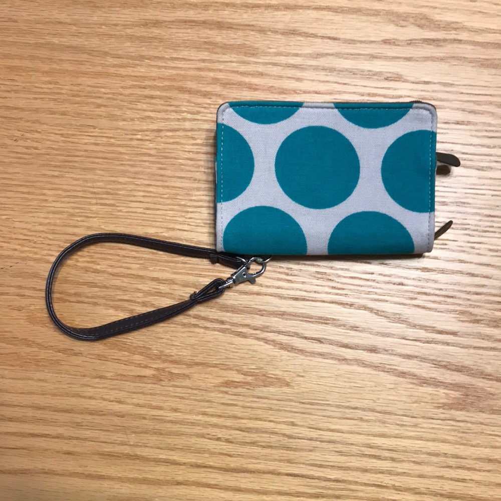 Thirty one zipper clutch
